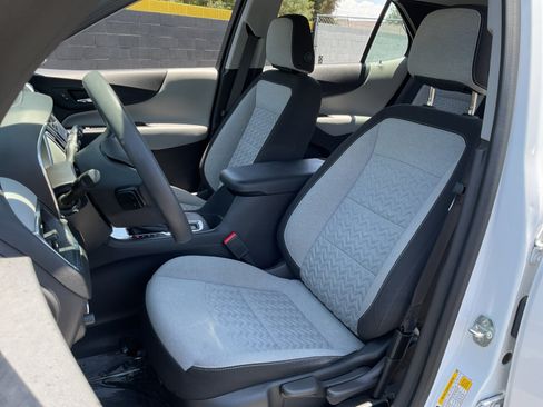 Used 2023 Chevrolet Equinox LS FWD image 18