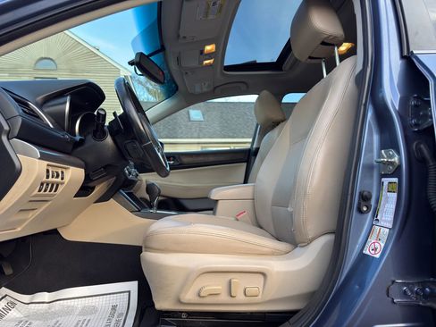 Used 2016 Subaru Outback 2.5i Limited AWD/4WD image 19