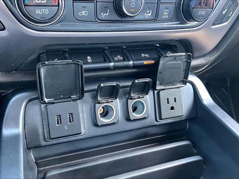 Used 2018 GMC Sierra 1500 SLT image 32