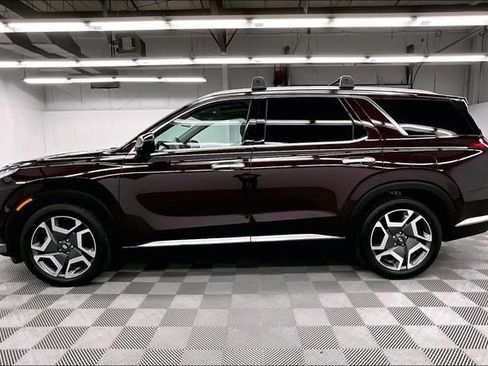 Used 2024 Hyundai Palisade Limited FWD image 13