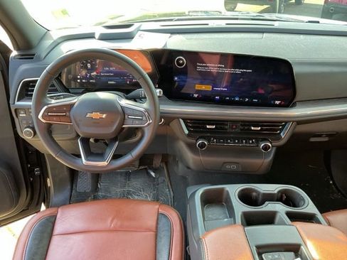 Used 2025 Chevrolet Tahoe LS image 14