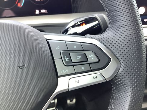 New 2026 Volkswagen Tiguan SE R-Line image 23