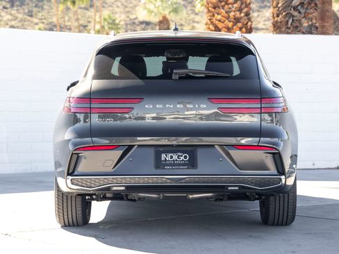 Used 2026 Genesis GV70 2.5T Advanced image 8