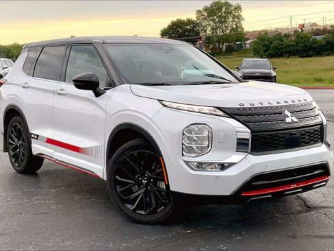Used 2023 Mitsubishi Outlander SE AWD/4WD image 32