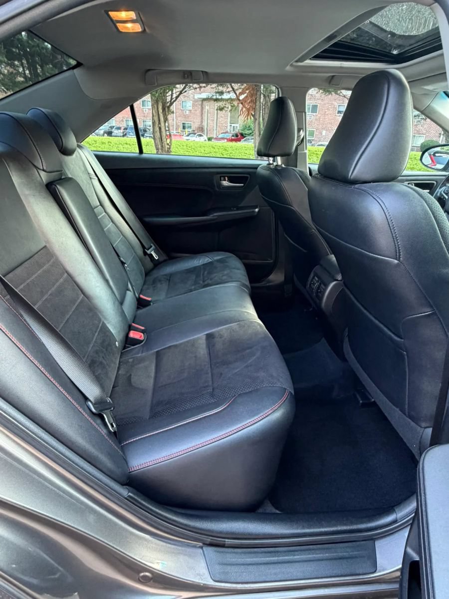Used 2017 Toyota Camry XSE FWD image 10