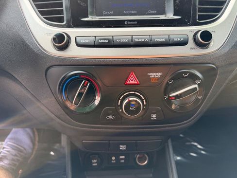 Used 2018 Hyundai Accent SE FWD image 32
