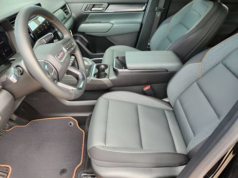 New 2026 GMC Terrain AT4 w/ Technology Package II AWD/4WD image 8