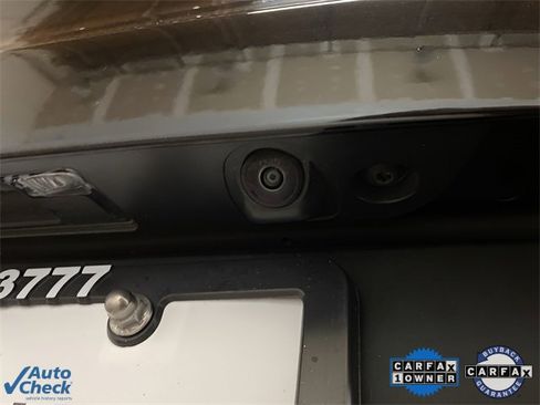 Used 2025 Volvo XC40 B5 Core image 74