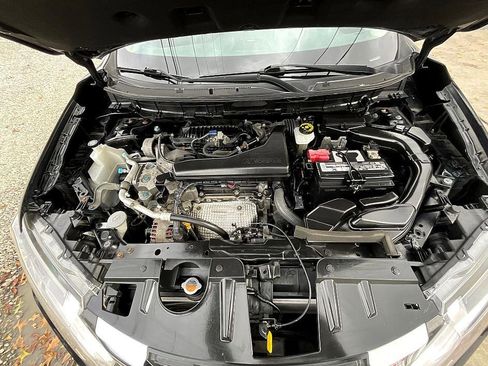 Used 2019 Nissan Rogue SV w/ Sun & Sound Touring Package image 3