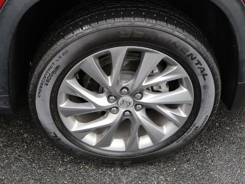 Used 2025 Buick Enclave Preferred FWD image 11