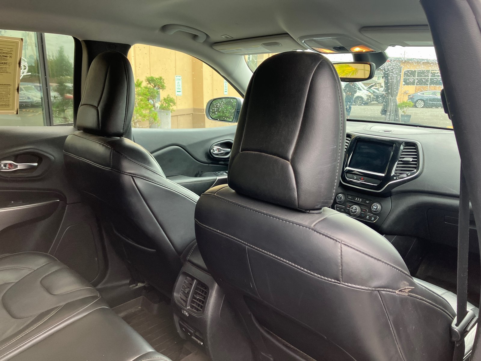 Used 2019 Jeep Cherokee Limited AWD/4WD image 17