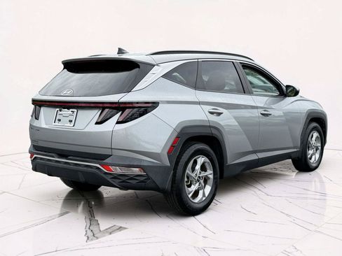 Used 2023 Hyundai Tucson SEL FWD image 2