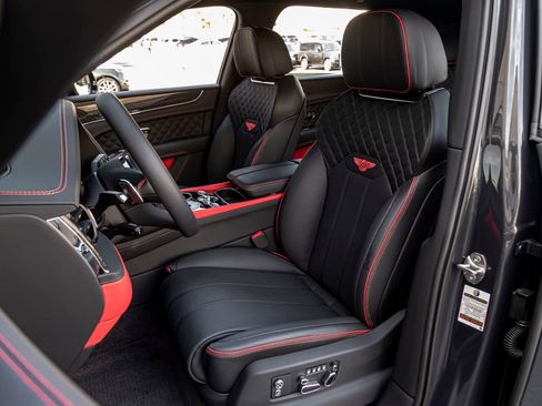 Certified 2025 Bentley Bentayga AWD/4WD image 16