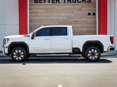 Used 2024 GMC Sierra 3500 Denali w/ Denali Reserve Package AWD/4WD image 7
