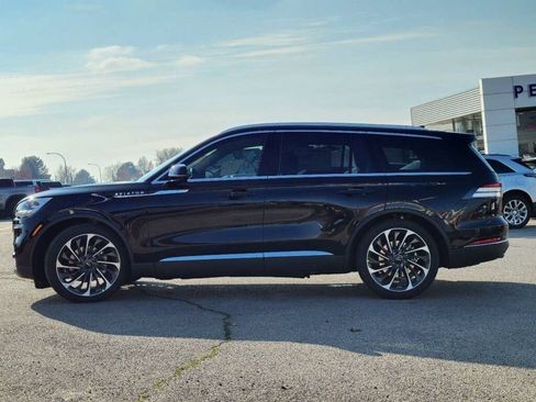 Used 2023 Lincoln Aviator Reserve w/ Equipment Group 201A AWD/4WD image 16