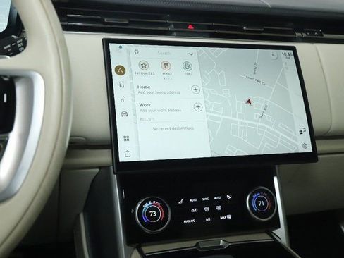 Used 2023 Land Rover Range Rover Long Wheelbase SE image 25