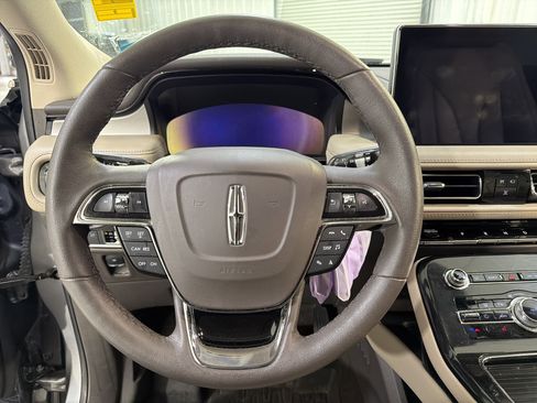 Used 2022 Lincoln Nautilus FWD w/ Premium Package image 15