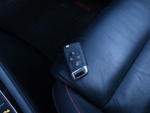 Used 2016 Volkswagen GTI SE w/ Driver Assistance Package image 34