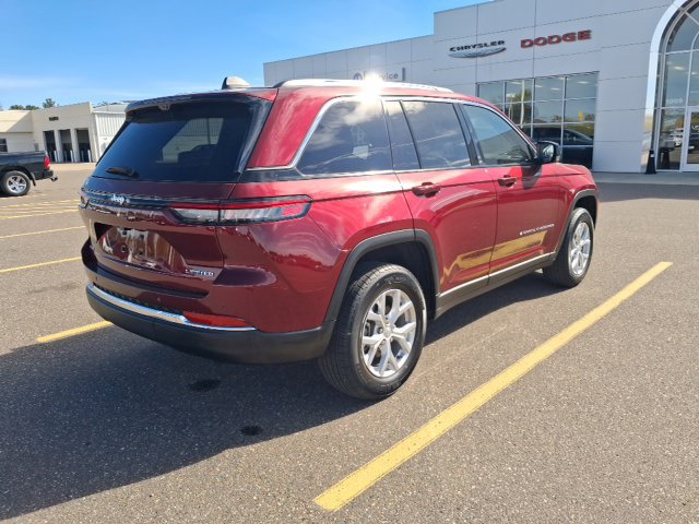 Used 2023 Jeep Grand Cherokee Limited w/ Luxury Tech Group II AWD/4WD image 8
