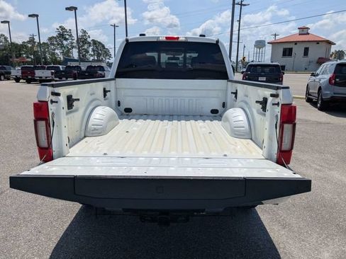 Used 2022 Ford F250 Lariat w/ Lariat Ultimate Package AWD/4WD image 13