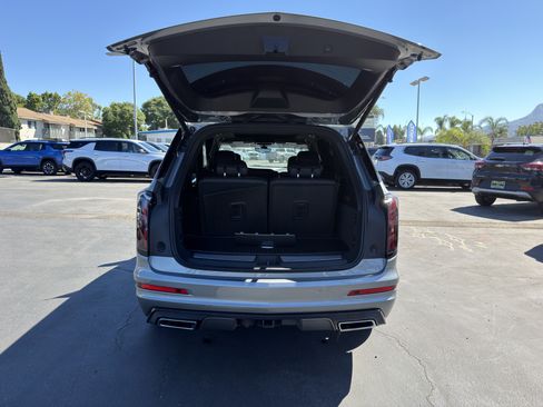 Used 2023 Cadillac XT6 Sport w/ Technology Package AWD/4WD image 15