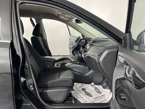 Used 2019 Nissan Rogue SV w/ Premium Package FWD image 40