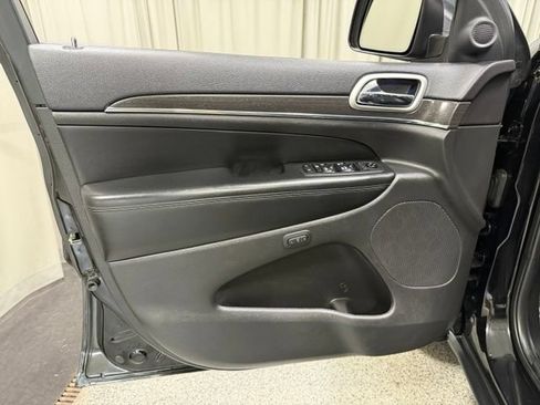 Used 2018 Jeep Grand Cherokee Limited AWD/4WD image 21