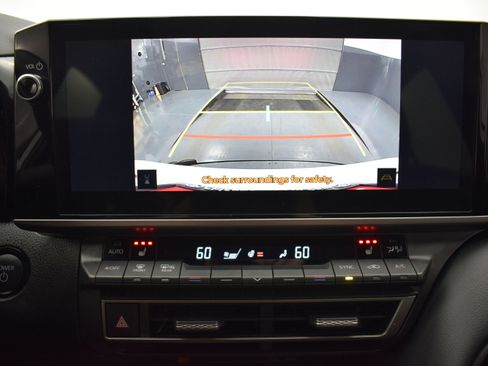 Used 2025 Toyota Camry XSE FWD image 15