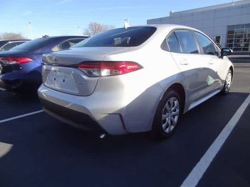 Used 2025 Toyota Corolla LE image 6