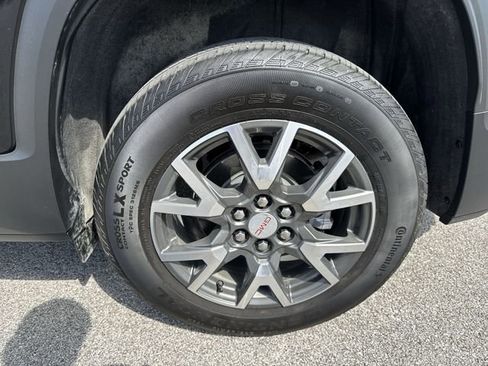 Used 2023 GMC Acadia SLE w/ Driver Convenience Package image 32