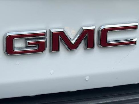 Used 2025 GMC Yukon XL Denali AWD/4WD image 31
