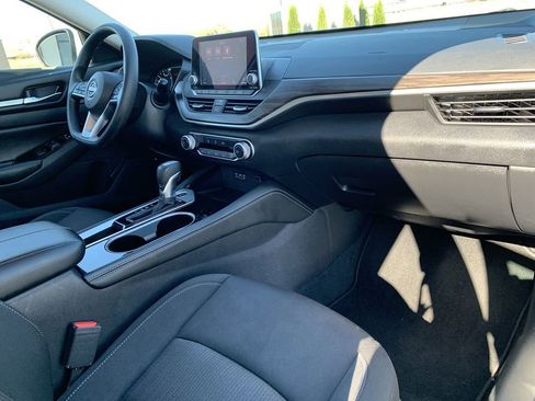 Used 2023 Nissan Altima 2.5 SV FWD image 28