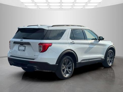 Used 2023 Ford Explorer XLT w/ Equipment Group 202A AWD/4WD image 7