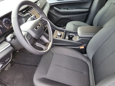 New 2026 Jeep Grand Cherokee Laredo w/ Trailer Tow Package image 10