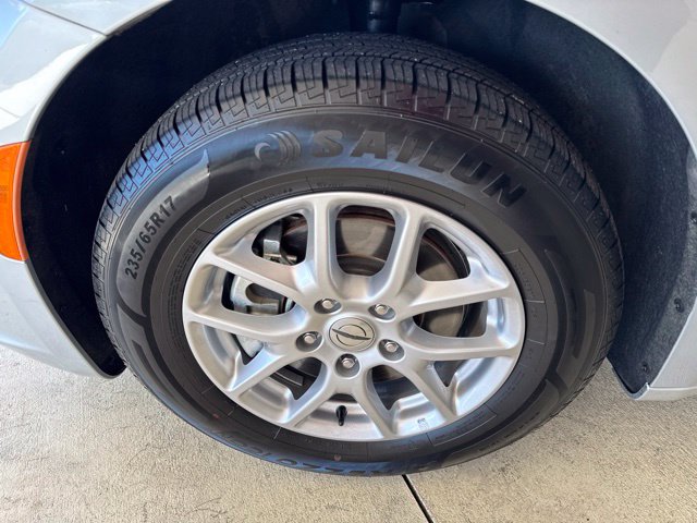 Used 2023 Chrysler Pacifica Touring-L FWD image 39