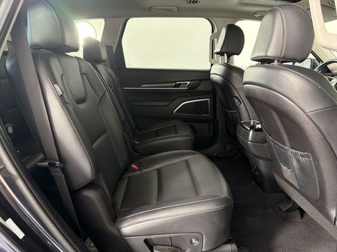 Used 2025 Kia Telluride S FWD image 33