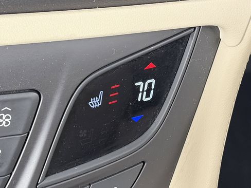 Used 2017 Buick Envision Essence AWD/4WD image 24