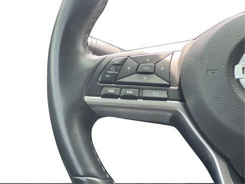 Used 2021 Nissan Sentra SV FWD image 16