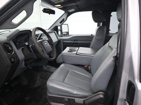 Used 2016 Ford F250 XL w/ Power Equipment Group image 9