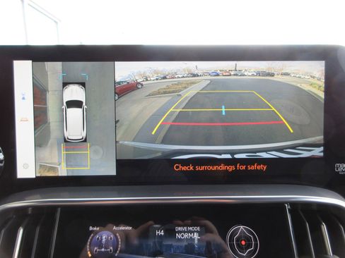 Used 2024 Lexus LX 600 4WD w/ Luxury Package image 46