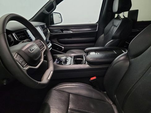 Used 2022 Jeep Wagoneer Series II w/ Convenience Group I AWD/4WD image 17