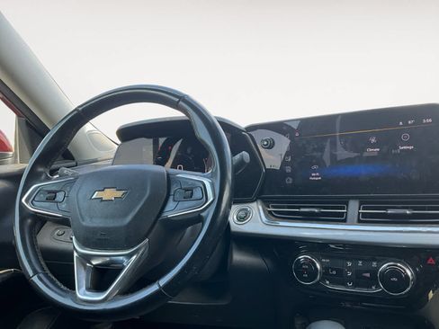 Used 2024 Chevrolet Trax LT w/ Driver Confidence Package FWD image 10