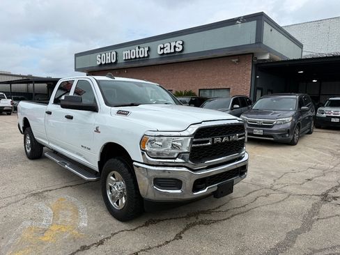 Used 2022 RAM 2500 Tradesman w/ Chrome Appearance Group AWD/4WD image 2