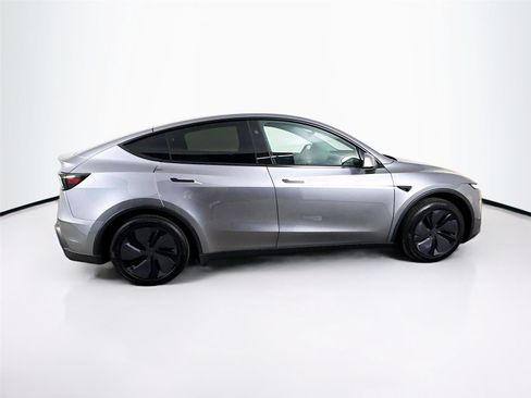 Used 2026 Tesla Model Y Long Range image 4