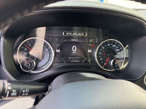 Used 2020 RAM 1500 Laramie AWD/4WD image 11