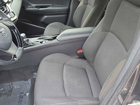 Used 2019 Toyota C-HR XLE image 15