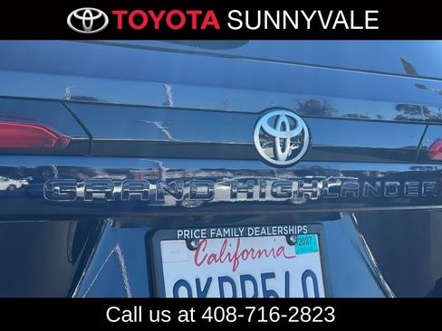 Used 2024 Toyota Grand Highlander AWD Hybrid image 13