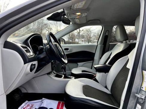 Used 2021 Jeep Compass Latitude w/ Driver Assistance Group image 13