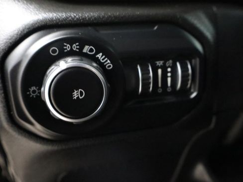 Used 2018 Jeep Wrangler Unlimited Sport S image 12