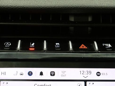 Used 2024 Jeep Grand Cherokee L Limited w/ Luxury Tech Group II image 21